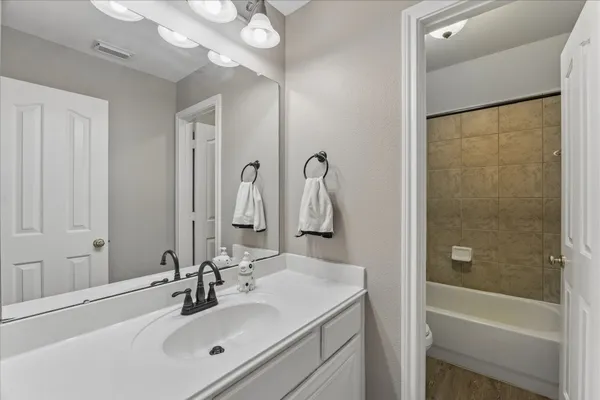 $659,000 | 5604 Kingsfield Court, League City, TX 77573