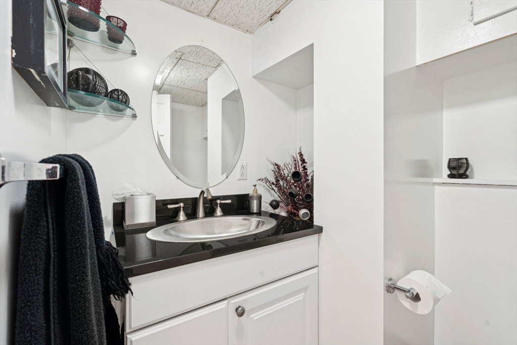 42 Woodland Road Wakefield, MA 01880 - Photo 32 of 41