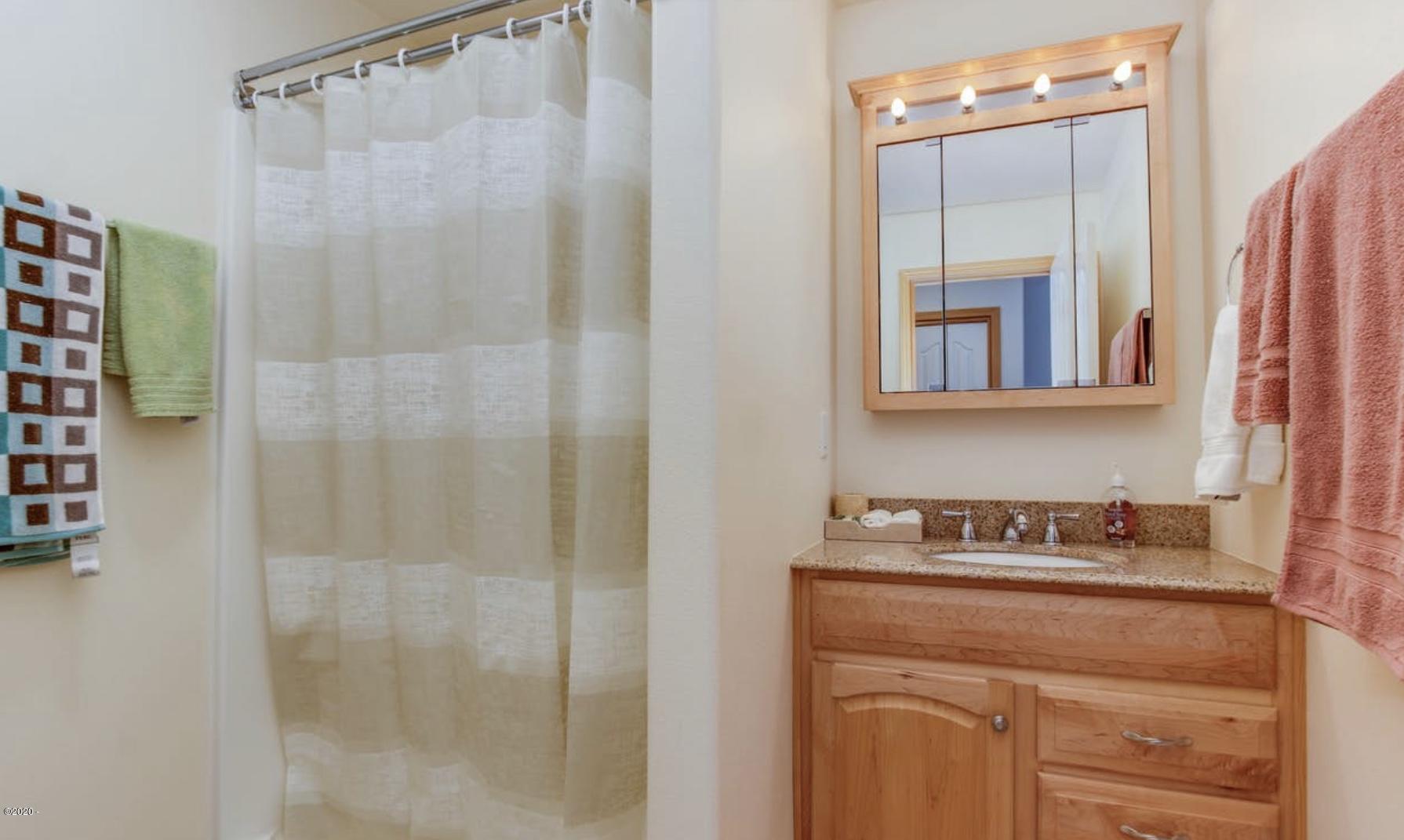 5777 Logan Road Lincoln City, OR 97367 - Photo 14 of 30 Master Bathroom Main Level