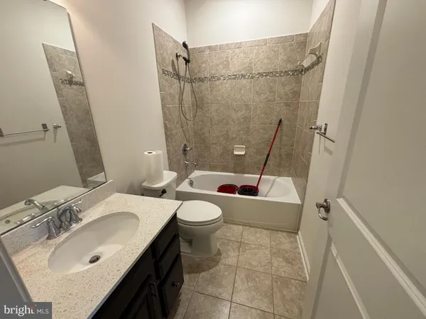 $3,250 | 41717 McMonagle Square, Aldie, VA 20105