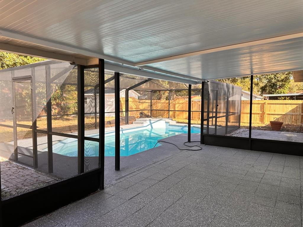 933 Windsor Street Lakeland, FL 33803 - Photo 40 of 47 a view of an empty room with a large window