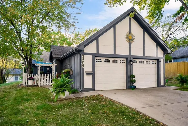 $400,000 | 7206 Mastin Street, Merriam, KS 66203