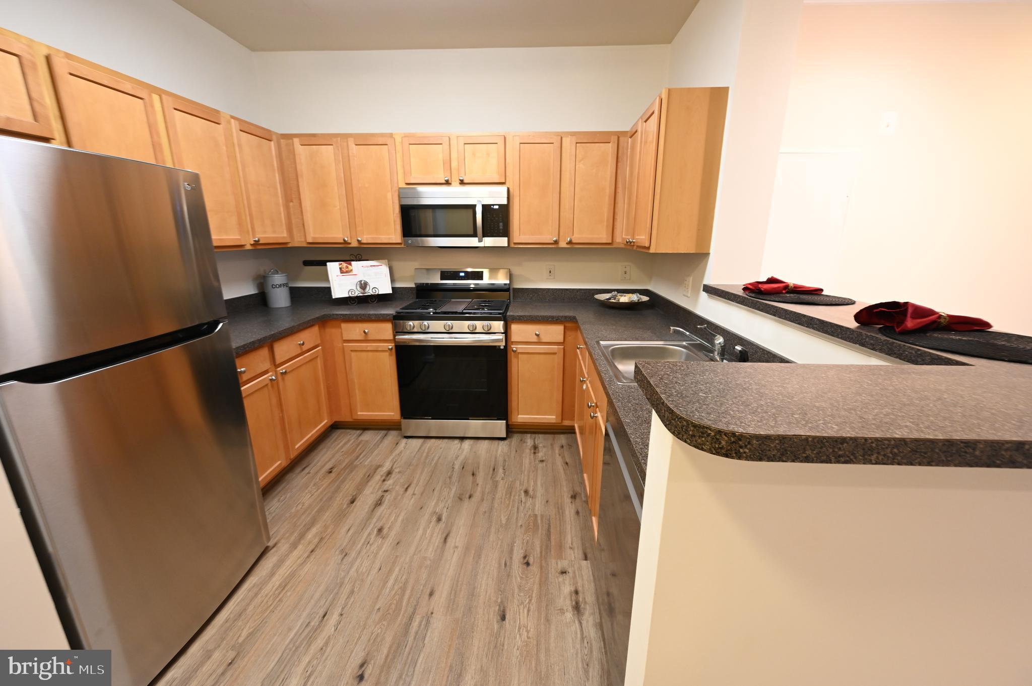 12000 Market Street, Unit 137 Reston, VA 20190 - Photo 7 of 55 Gallery Image 7