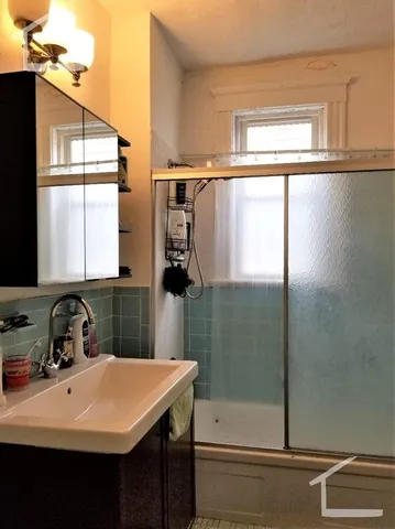 $4,800 | 119 Browne Street, Unit 1, Brookline, MA 02446