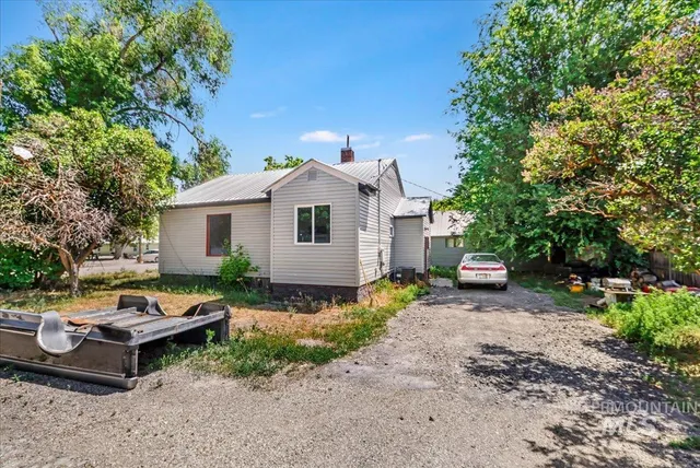 $315,000 | 202 East 2nd Street, Shoshone, ID 83352