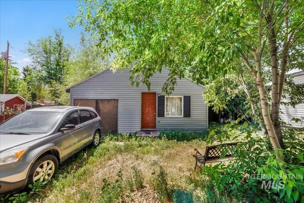 $315,000 | 202 East 2nd Street, Shoshone, ID 83352