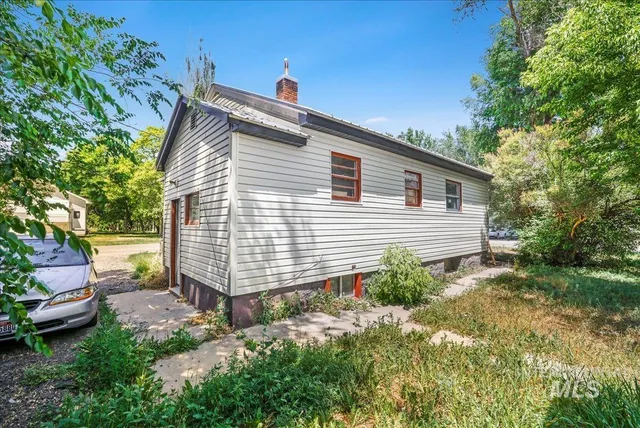 $315,000 | 202 East 2nd Street, Shoshone, ID 83352