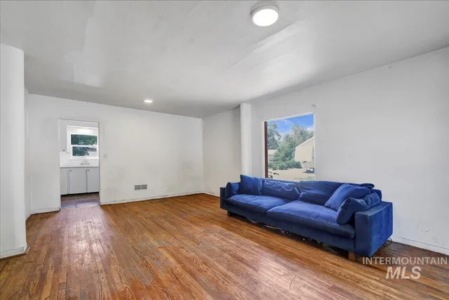 $315,000 | 202 East 2nd Street, Shoshone, ID 83352