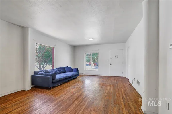 $315,000 | 202 East 2nd Street, Shoshone, ID 83352