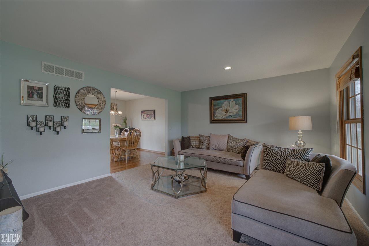 1753 Ruby Avenue Rochester Hills, MI 48309 - Photo 4 of 33