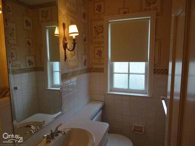 1827 Littlestone Road Grosse Pointe Woods, MI 48236 - Photo 17 of 24