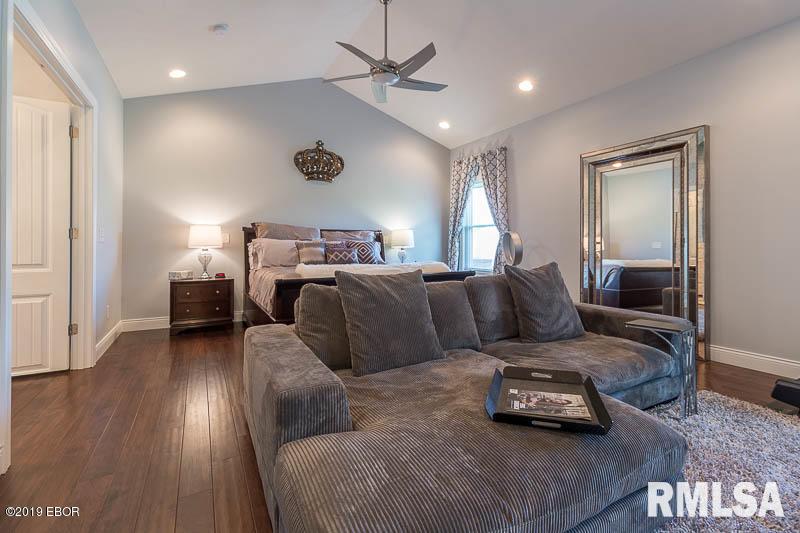 1569 Pershing Road West Frankfort, IL 62896 - Photo 22 of 53 Gallery Image 22