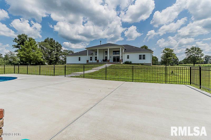 1569 Pershing Road West Frankfort, IL 62896 - Photo 29 of 53 Gallery Image 29