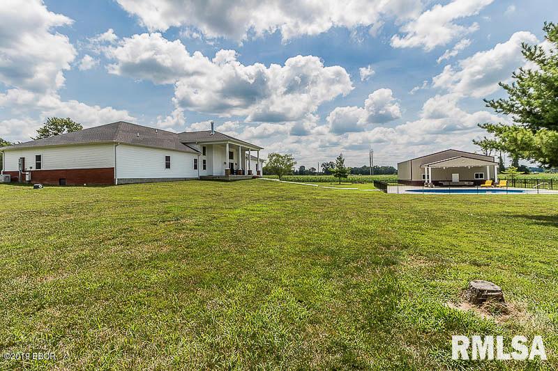 1569 Pershing Road West Frankfort, IL 62896 - Photo 32 of 53 Gallery Image 32
