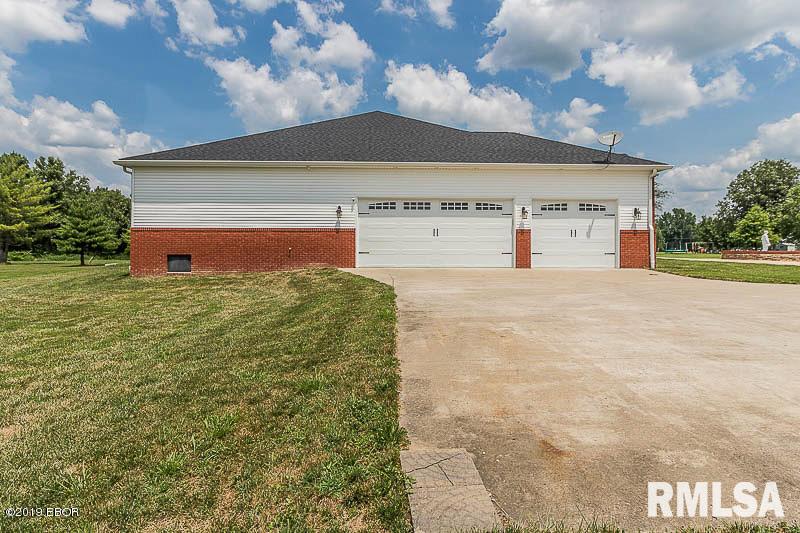 1569 Pershing Road West Frankfort, IL 62896 - Photo 45 of 53 Gallery Image 45