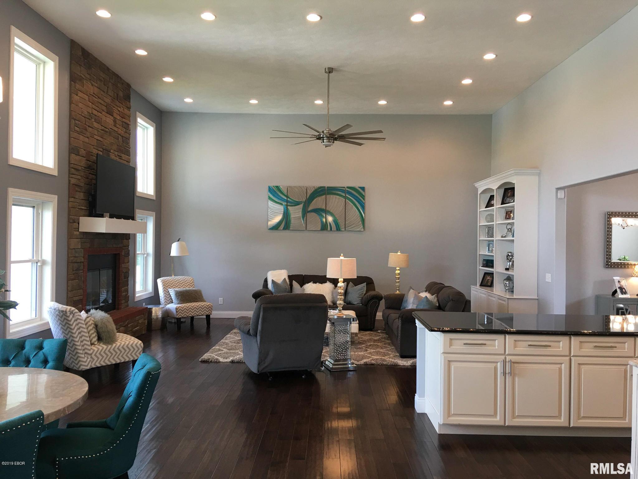 1569 Pershing Road West Frankfort, IL 62896 - Photo 8 of 53 Gallery Image 8