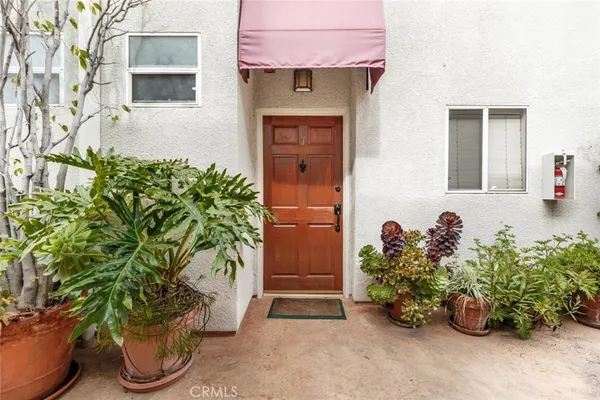 $3,650 | 14631 Dickens Street, Unit 7, Sherman Oaks, CA 91403