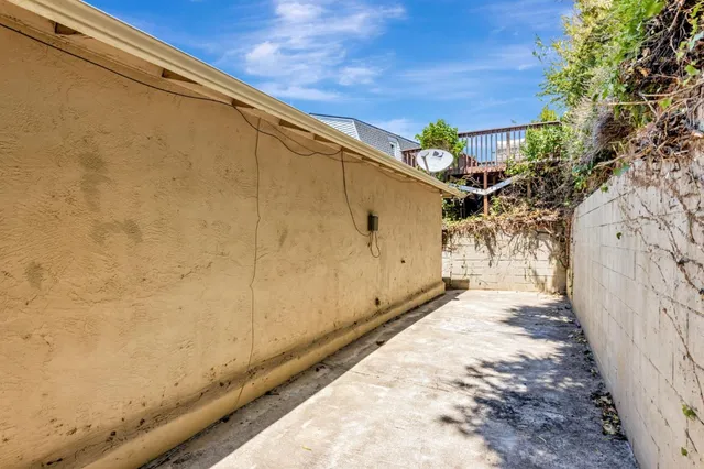 a view of a pathway both side of building