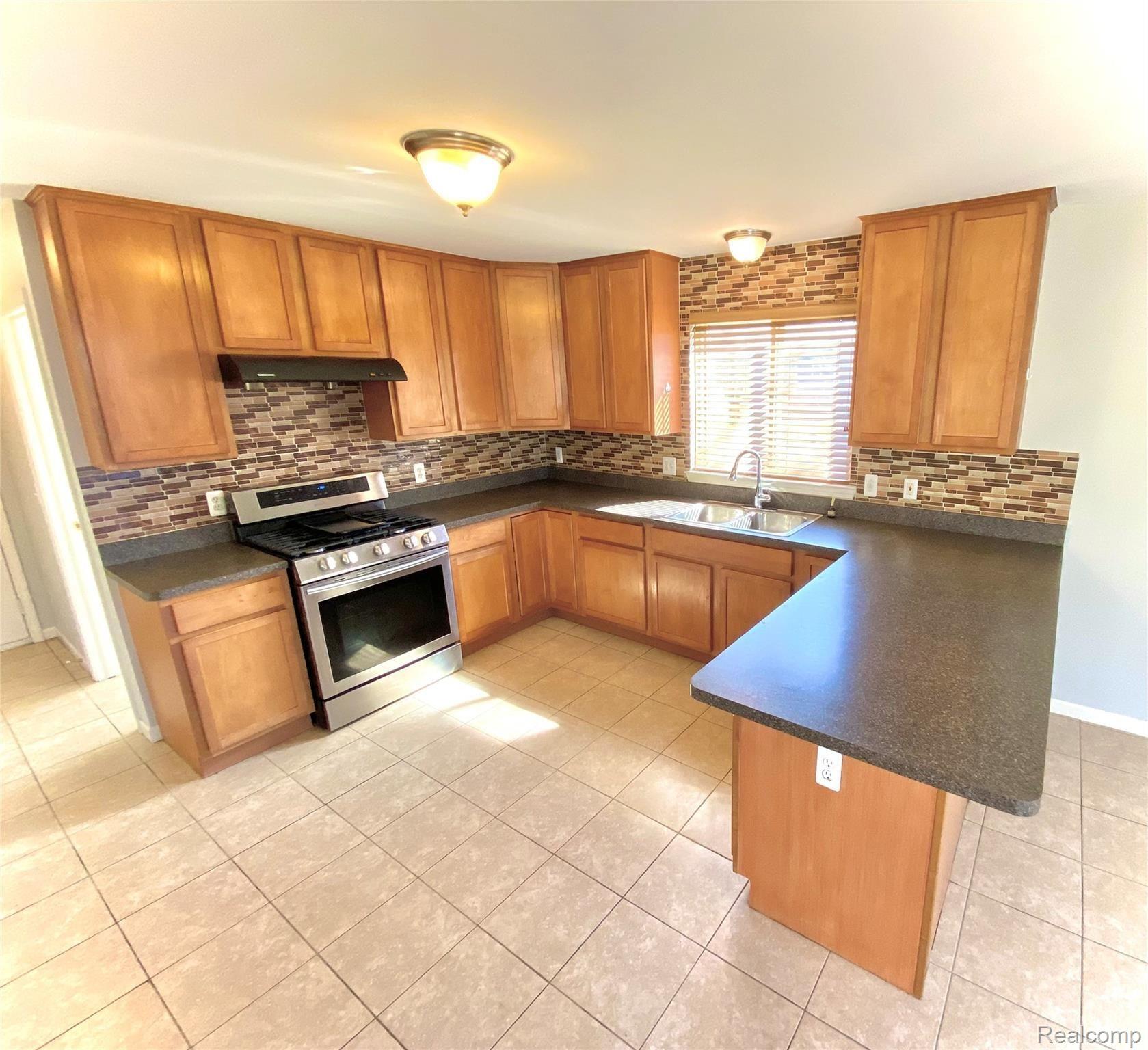 1703 Milverton Road Troy, MI 48083 - Photo 16 of 46 Kitchen