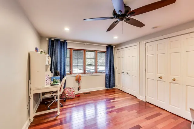 $949,000 | 1821 East Boulder Drive, Mount Prospect, IL 60056