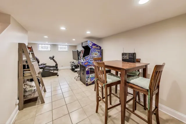 $949,000 | 1821 East Boulder Drive, Mount Prospect, IL 60056