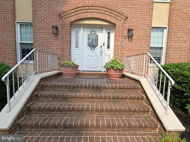 $650,000 | 5000 Leah Court, Suitland, MD 20746