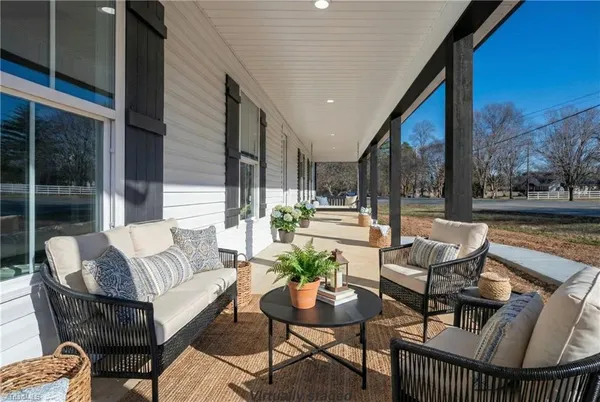 $389,500 | 6124 Stadium Drive, Clemmons, NC 27012