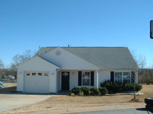 213 High Ridge Court Easley, SC 29642 - Photo 2 of 4 Gallery Image 2