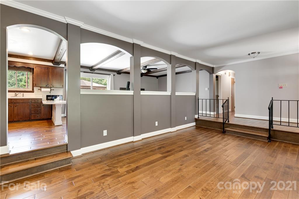 8717 Hood Road Charlotte, NC 28215 - Photo 14 of 27 Gallery Image 14