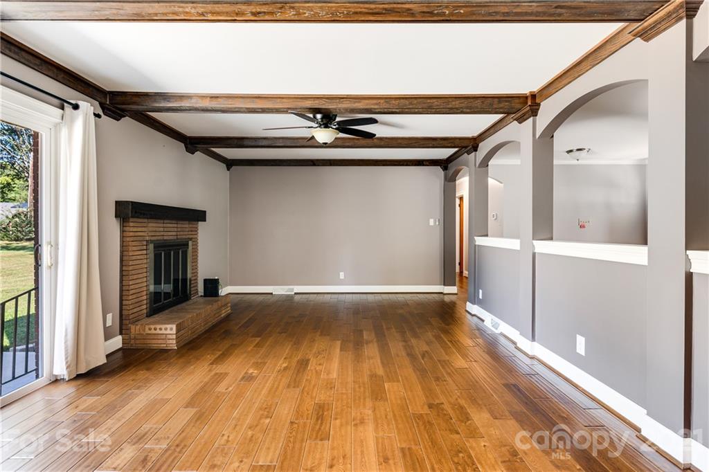 8717 Hood Road Charlotte, NC 28215 - Photo 16 of 27 Gallery Image 16