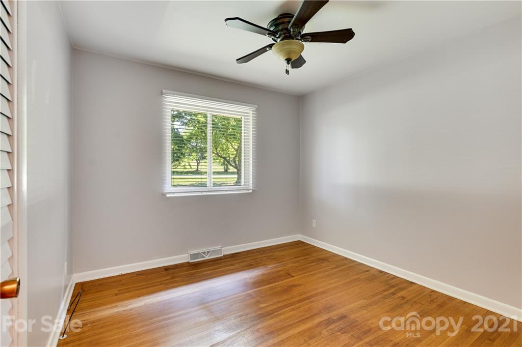 8717 Hood Road Charlotte, NC 28215 - Photo 22 of 27 Gallery Image 22