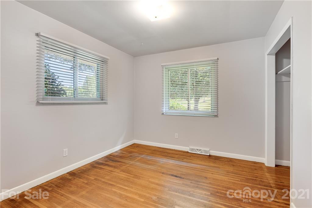 8717 Hood Road Charlotte, NC 28215 - Photo 23 of 27 Gallery Image 23