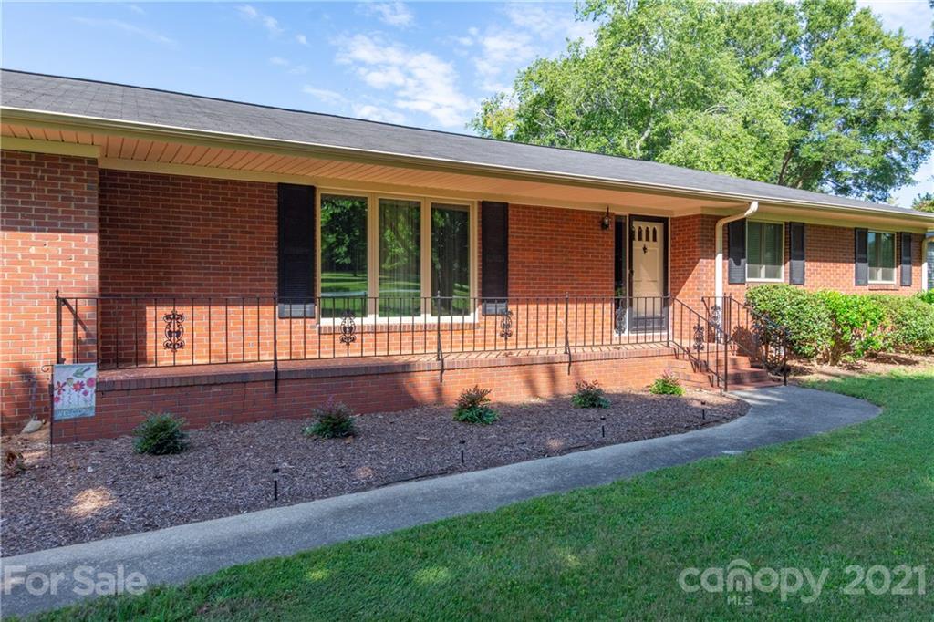 8717 Hood Road Charlotte, NC 28215 - Photo 4 of 27 Gallery Image 4