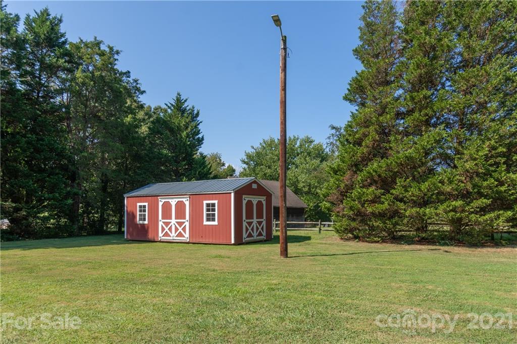 8717 Hood Road Charlotte, NC 28215 - Photo 10 of 27 Gallery Image 10