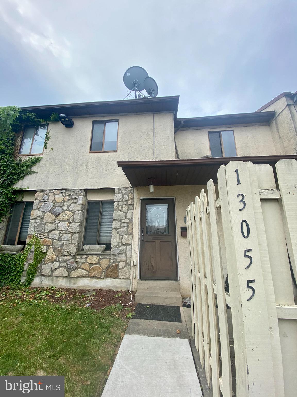 13055 Townsend Road, Unit J3 Philadelphia, PA 19154 - Photo 1 of 24