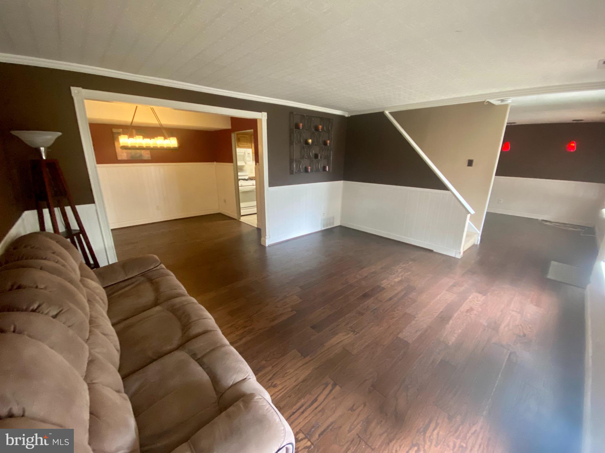 13055 Townsend Road, Unit J3 Philadelphia, PA 19154 - Photo 2 of 24 living room
