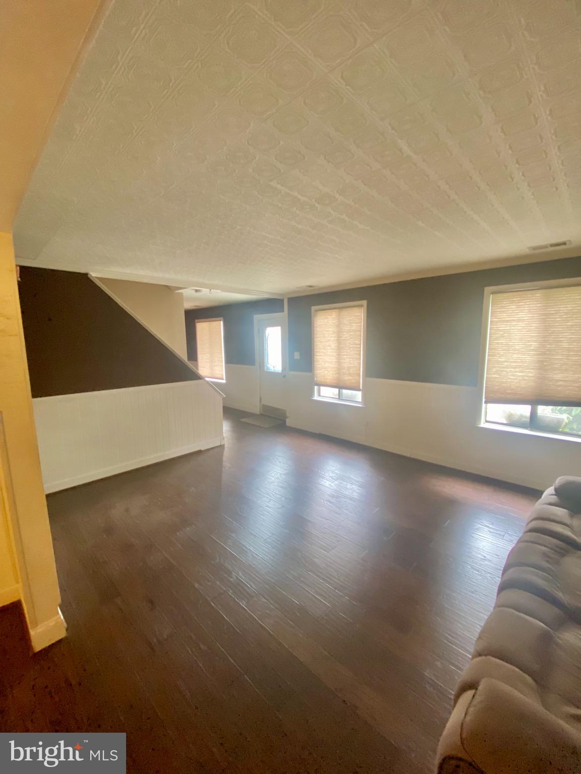 13055 Townsend Road, Unit J3 Philadelphia, PA 19154 - Photo 3 of 24 living room