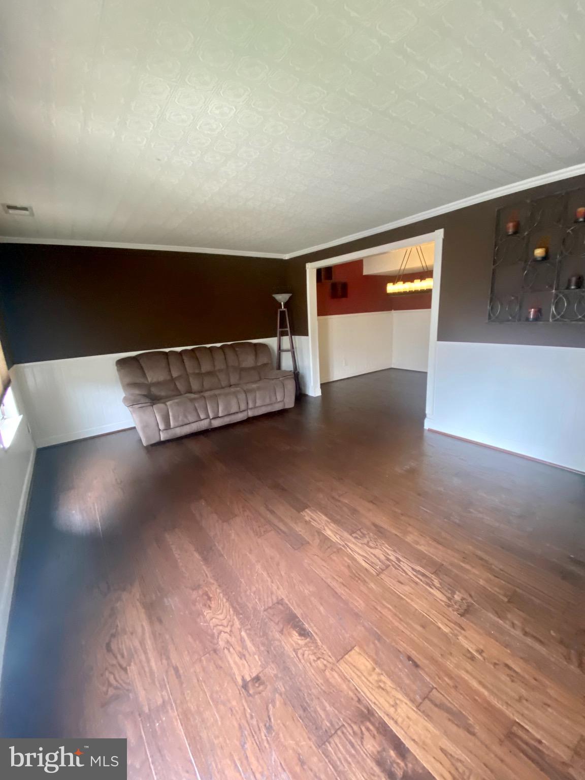 13055 Townsend Road, Unit J3 Philadelphia, PA 19154 - Photo 4 of 24 living room