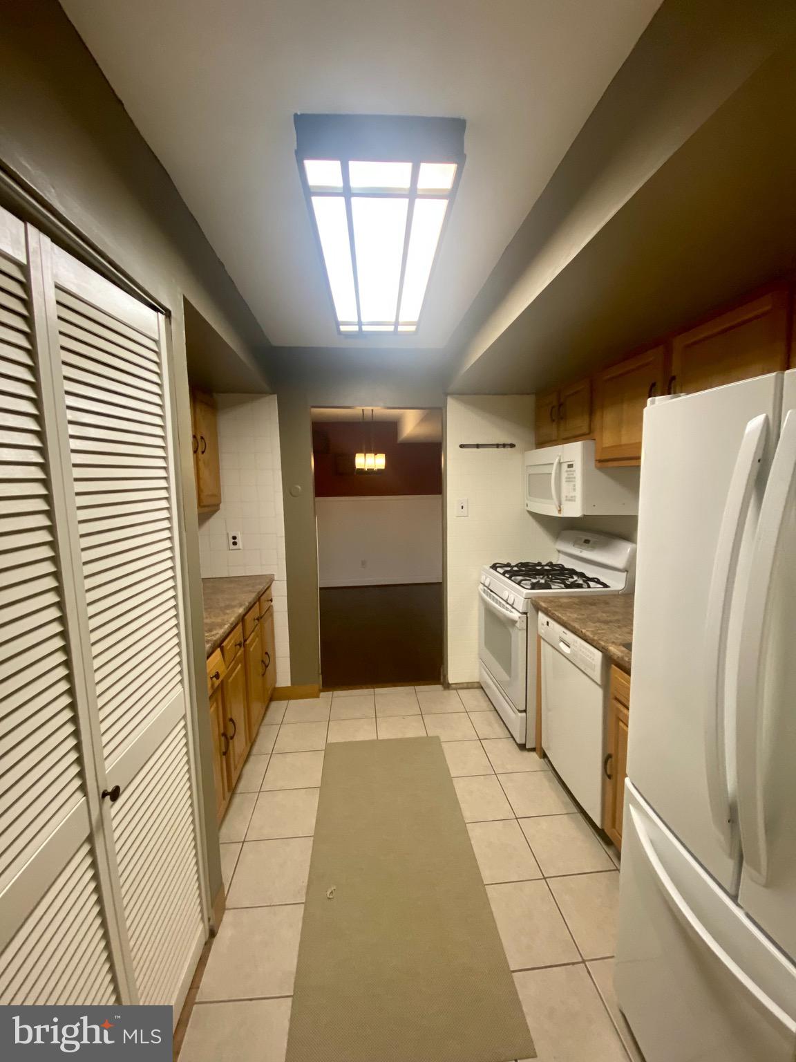 13055 Townsend Road, Unit J3 Philadelphia, PA 19154 - Photo 9 of 24 updated kitchen