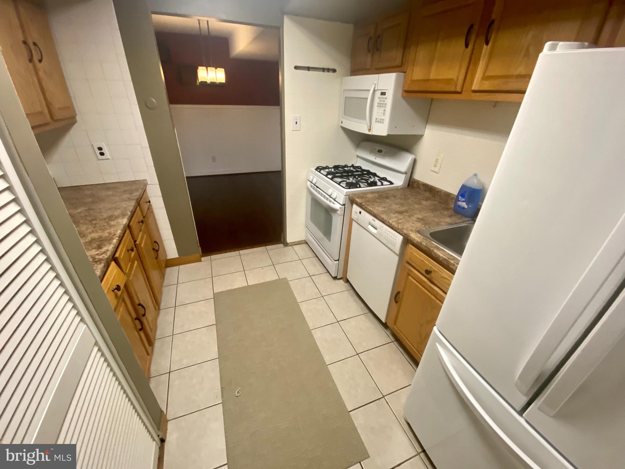 13055 Townsend Road, Unit J3 Philadelphia, PA 19154 - Photo 10 of 24
