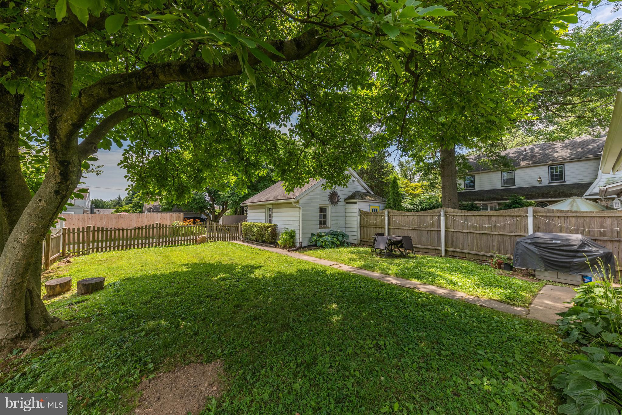 805 Ashbourne Road Cheltenham, PA 19012 - Photo 5 of 30 Back Yard