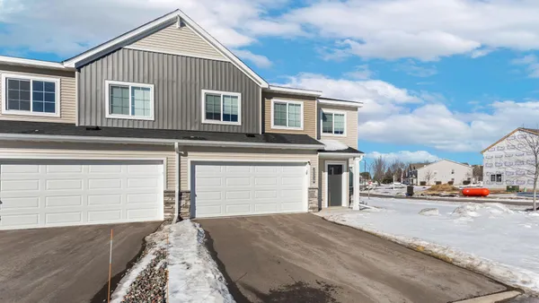 $304,900 | 25539 Pine Ridge Road, Zimmerman, MN 55398