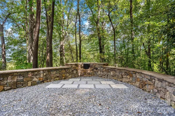 a view of outdoor space yard and porch