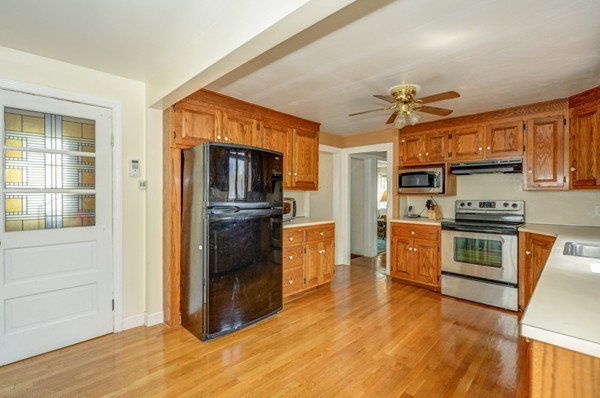 35 Badger Road Boston, MA 02136 - Photo 6 of 30 Gallery Image 6