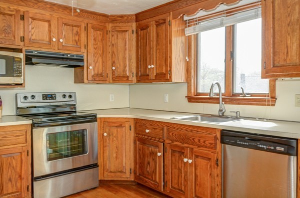 35 Badger Road Boston, MA 02136 - Photo 9 of 30 Gallery Image 9