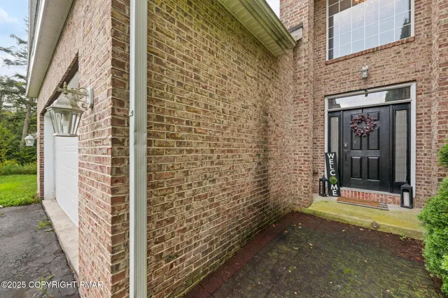 $323,000 | 32 Pine Tree Drive, Unit L4B, Gouldsboro, PA 18424