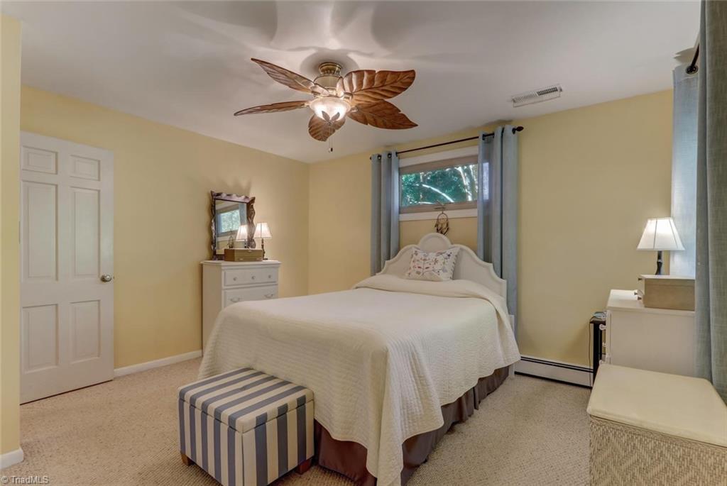 138 Penny Road Jamestown, NC 27282 - Photo 16 of 29