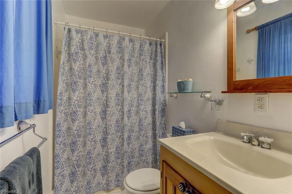 138 Penny Road Jamestown, NC 27282 - Photo 17 of 29
