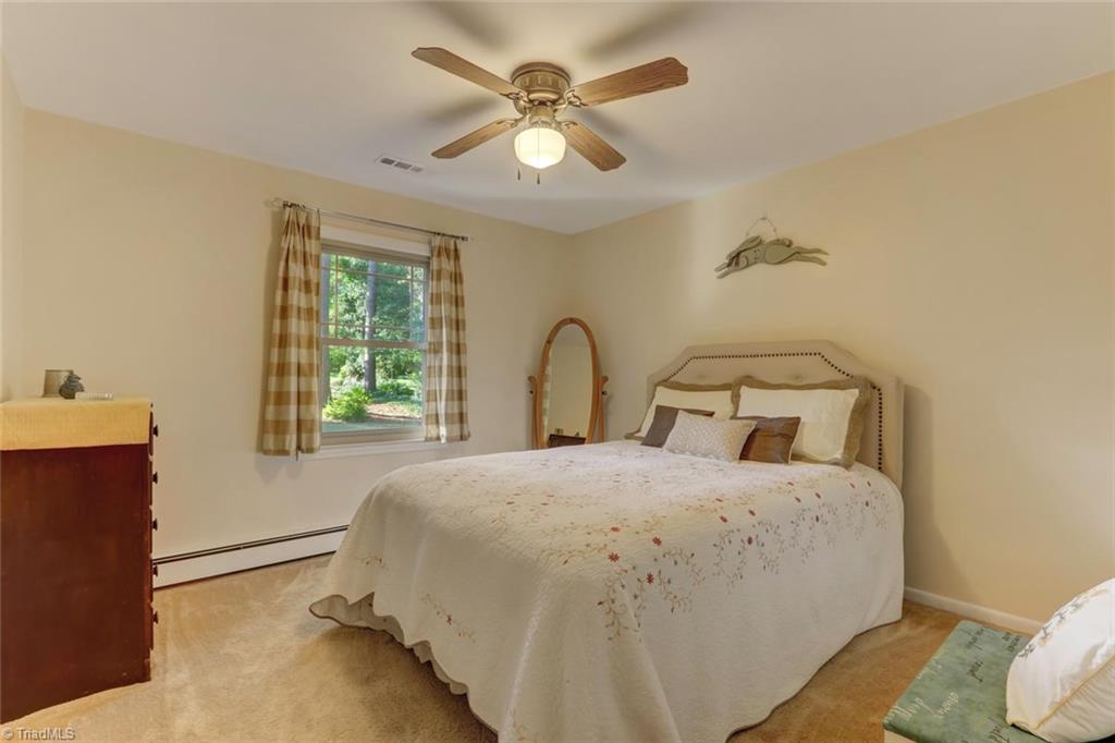 138 Penny Road Jamestown, NC 27282 - Photo 18 of 29