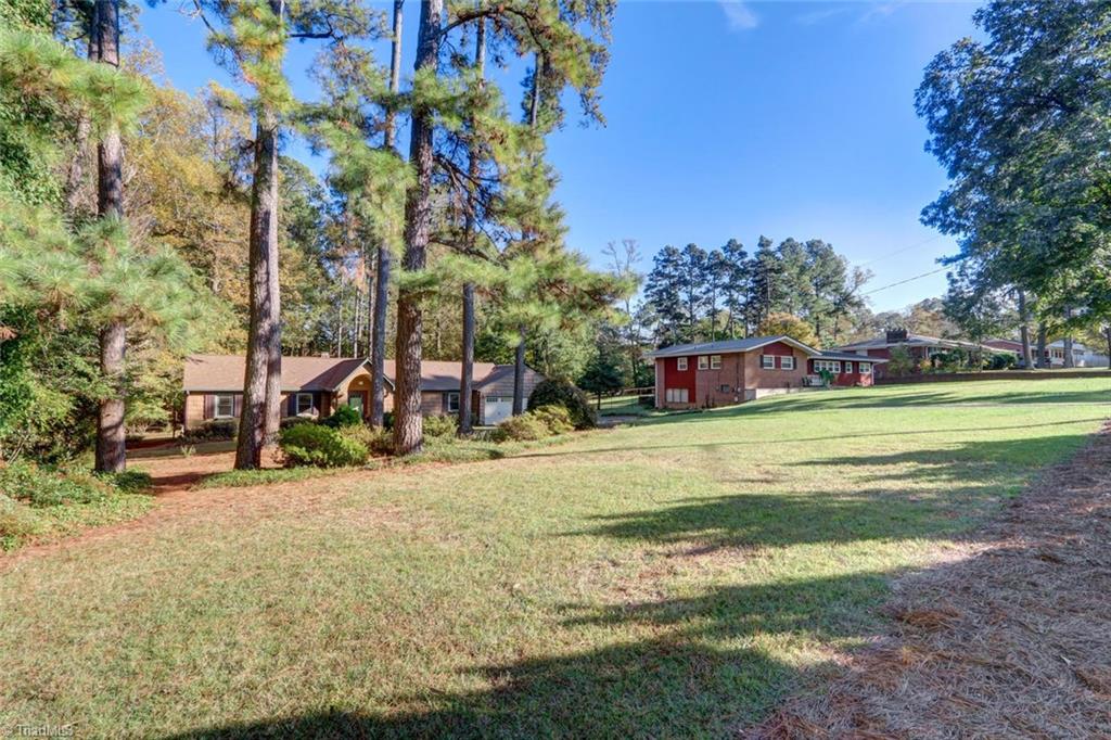 138 Penny Road Jamestown, NC 27282 - Photo 3 of 29